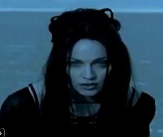 Madonna - "Frozen"