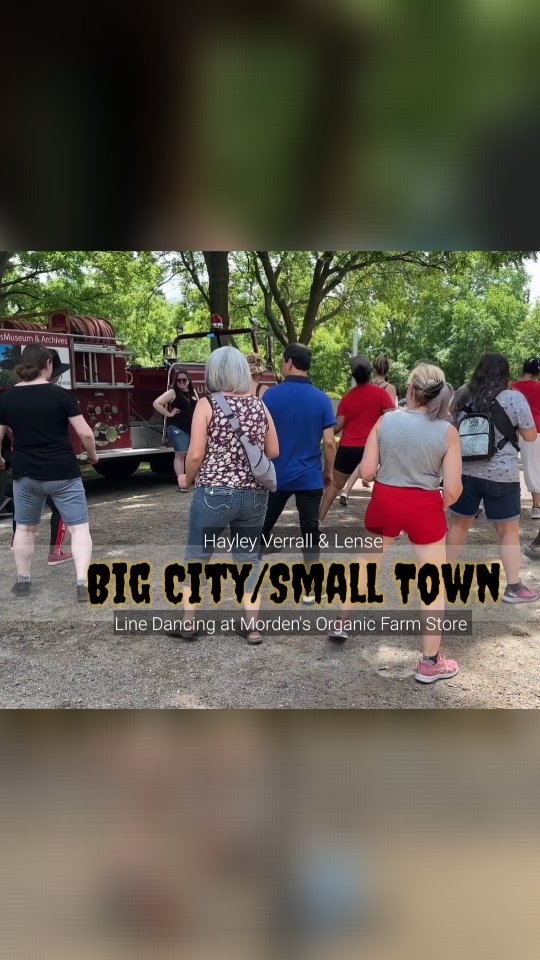 🎶 Big City Small Town Line Dancing in Dundas! | Hayley Verrall, Lense & danceScape at Morden’s 💃🌾
What do you get when live country music, community spirit, and line dancing come together on a sunny afternoon? A truly unforgettable experience at Morden’s Organic Farm Store in Dundas, Ontario! 🌻🎸
Watch as Hayley Verrall (from Burlington) performs her heartfelt hit “Big City Small Town” alongside the talented band Lense, bringing lyrics about hometown pride and small-town dreams to life. ❤️
And the energy didn’t stop there! Burlington-based danceScape led the crowd in fun and easy Line Dance Lessons that had everyone clapping, stepping, and smiling from ear to ear. 👢🕺💃
This is what community looks like — music, movement, and meaningful moments shared under the open sky.
👇 LIKE, COMMENT & SUBSCRIBE if you’d love to see more “Dancing to Live Music” events with danceScape and incredible local artists like Hayley Verrall!
📍 Event Location: Morden’s Organic Farm Store, Dundas, ON
🎤 Artist: @HayleyVerrallMusic
🎸 Band: Lense
💃 Line Dance Lessons: @danceScape
🌾 Hosted by: @MordensOrganicFarmStore
✍️ Song Written by: Hayley Verrall & Carrie DeMaeyer
🎥 Cinematography: @nbrudnicki
#BigCitySmallTown #HayleyVerrall #danceScape #LenseBand #LineDancing #LiveMusicOntario #DundasEvents #BurlingtonArtists #CountryMusicVibes #MordensFarmStore #SupportLocalMusic #DanceUnderTheSky #OntarioFarmEvents #CommunityConnection #MusicAndMovement