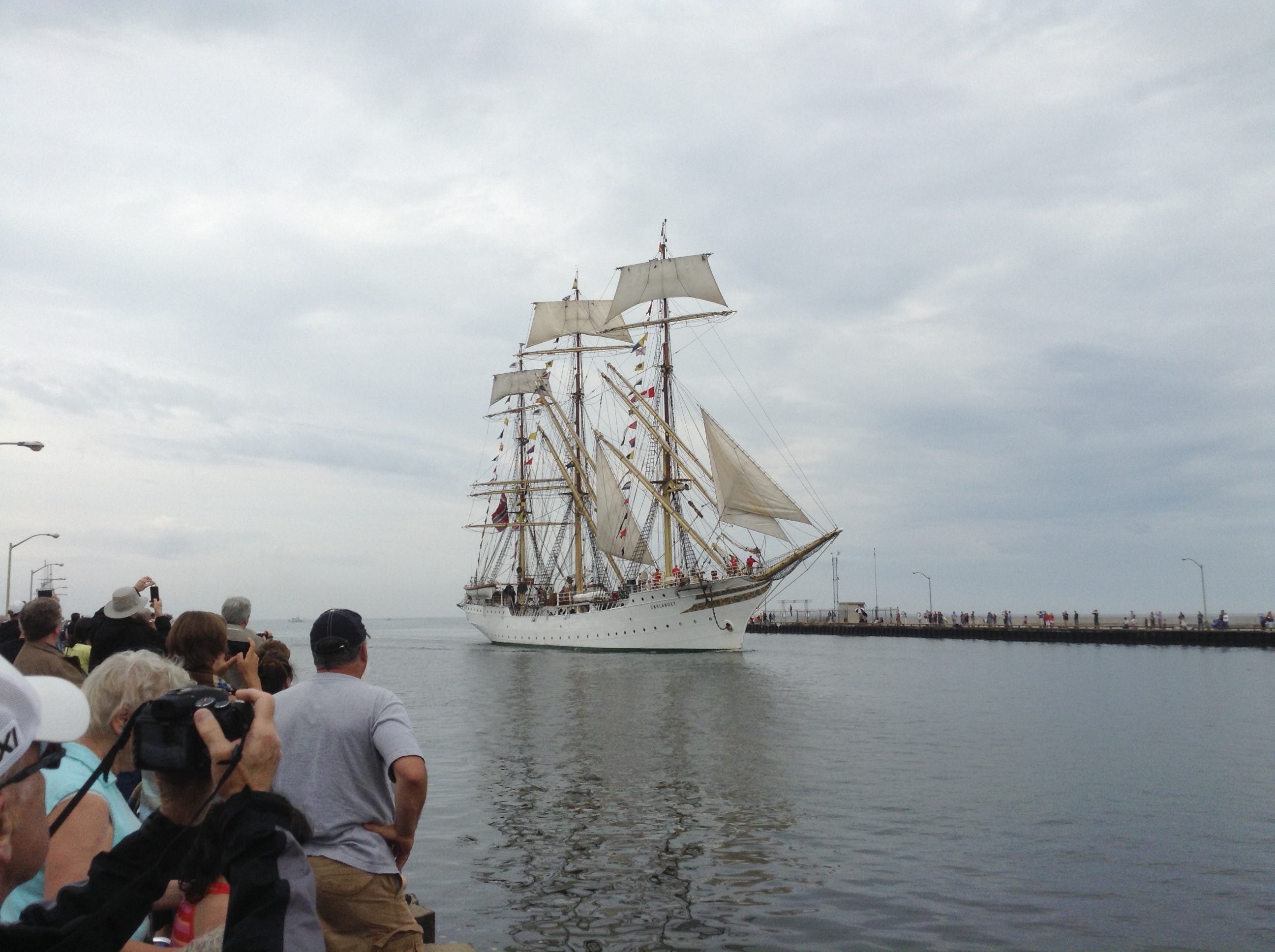 TALL SHIPSÂ® Hamilton Video Highlights, Canada Day Weekend 2013 – Parade of Ships